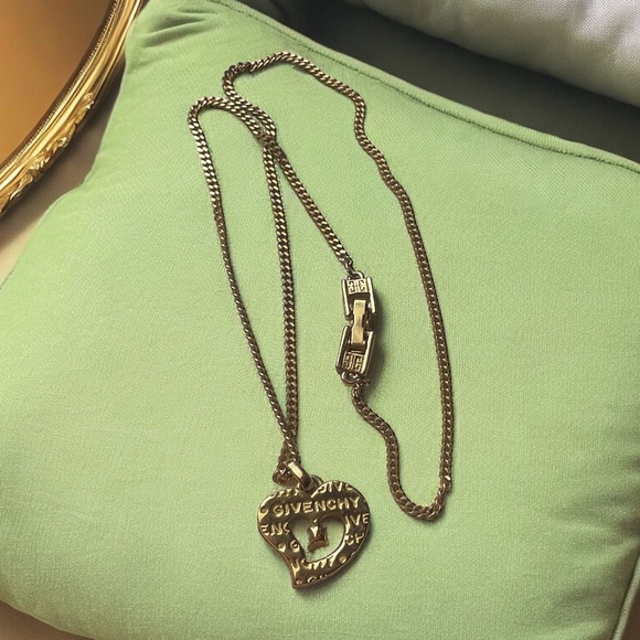 VINTAGE GIVENCHY HEART NECKLACE w/ DIAMOND - Picture 3 of 3